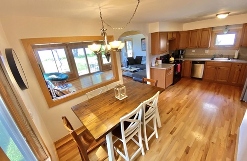 Bridgeport House | Awesome 3 Bdrm 2.5 bath Waterfront Oneida Lake House Vacation Rental Retreat