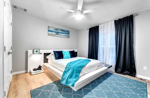South Arlington House | Awesome newly renovated cozy home 6 mins from AT&T