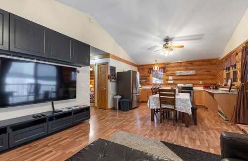Pittsburg House | Awesome - Snowmobile Ice Fishing