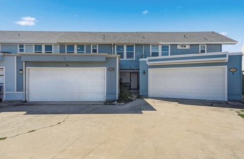 Corpus Christi Condo | Bay Breeze Escape Waterfront Sleeps 9