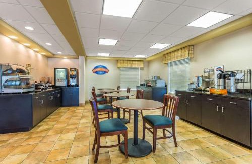 Cornelia Hotel | Baymont by Wyndham Cornelia