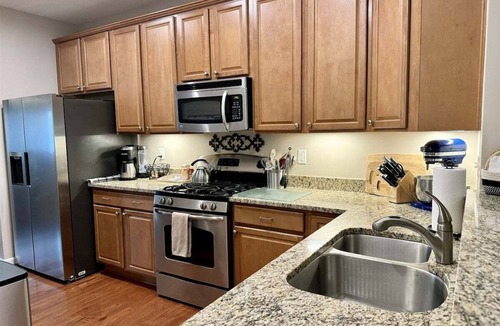 The Commons House | Bayside * 4BR Luxury Villa Townhouse