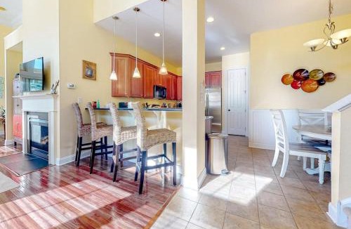 The Commons House | Bayside Resort - 36288 Sunflower Blvd