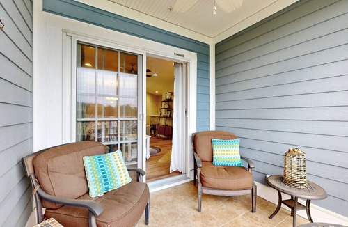Sun Ridge Condo | Bayside Resort 3rd-floor condo with indoor/outdoor pools, hot tub, tennis & gym