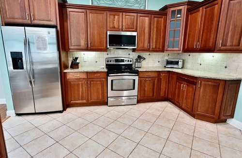 The Commons House | Bayside Resort 5BR, 4 Full Baths 2 Suite Luxury Ho