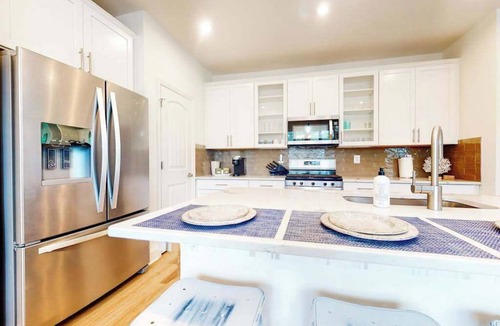 Bayside House | Bayside Resort family home w/central AC and access to pools & tennis