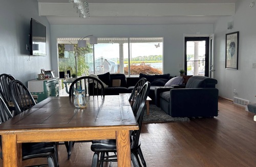 North Greece House | Beach front escape! Serene Views with Ultimate Relaxation! Your getaway awaits!
