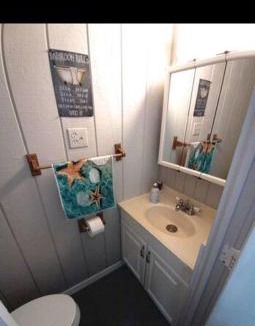 Naples Park Apartment | Beach Getaway half mile from the beach with fenced yard
