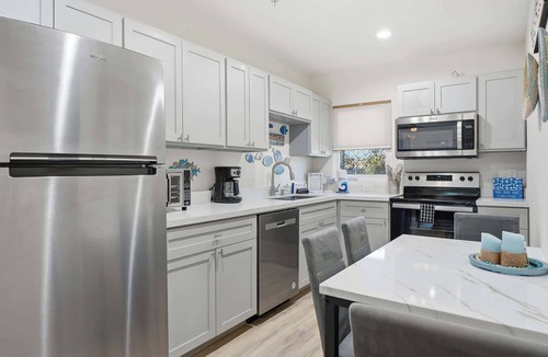 Del Mar Apartment | Beach Haven 3BR · 2 Suites · Walk to McGee Beach