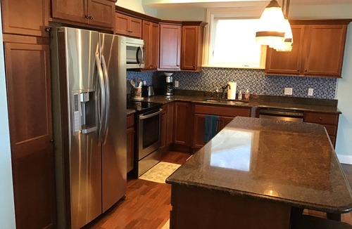 Geneva-on-the-Lake Condo | BEACH LEVEL LAKE FRONT CONDO L02-5 Queen beds. Rent rent 3-4th free -ask