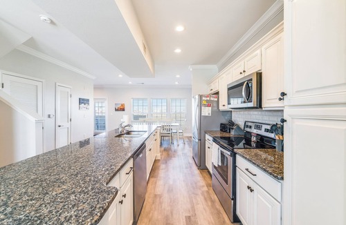 Corpus Christi House | Beach Retreat Townhome | 3 Balconies, Beach Views & Heated Pool