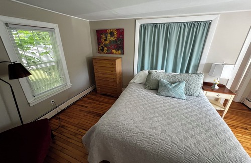 Cape Elizabeth House | Beaches, Trails, Lighthouses, Lobster, Tranquil, Immaculate, Quiet.