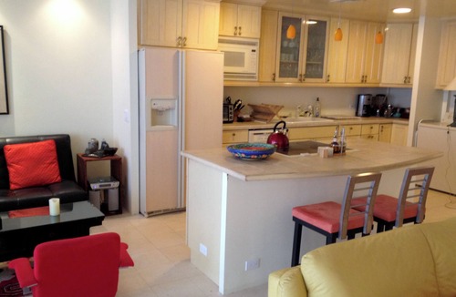 Kahala Condo | BEACHFRONT - 2bdrm 2 bath, fine art, contemporary design in luxury building.