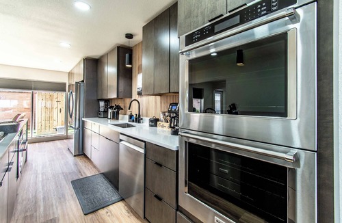 Bay Area House | Beachfront Bliss Panoramic Ocean Views Sleeps 33