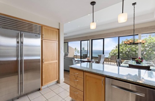 Wailea Condo | Beachfront Condo – Hear the Waves Crash | Makena Surf C207