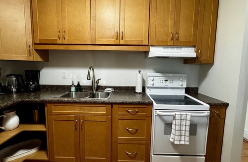 Regional District of Nanaimo Hotel | Beachfront King Bed Studio Suite