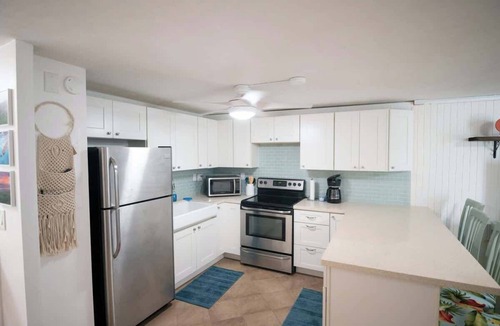 Punaluu Apartment | Beachfront Studio Retreat