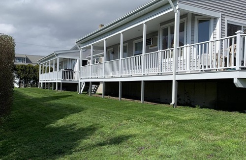 Newport House | "BeachWalk" Unit 2 Just 300 Feet To The Beach!
