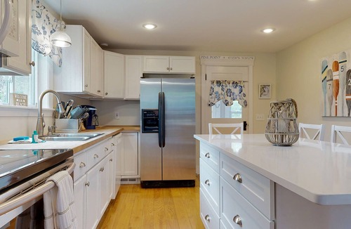 Pine Point House | Beachwood Cottage by Bayley Vacation Rentals