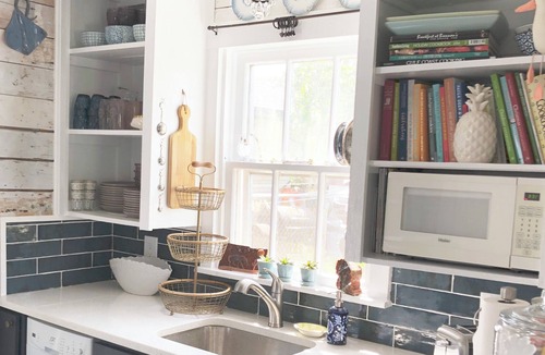 Old Town Cottage | Beachy-Chic In Old Town At The Sea Biscuit Cottage, Pets Welcome
