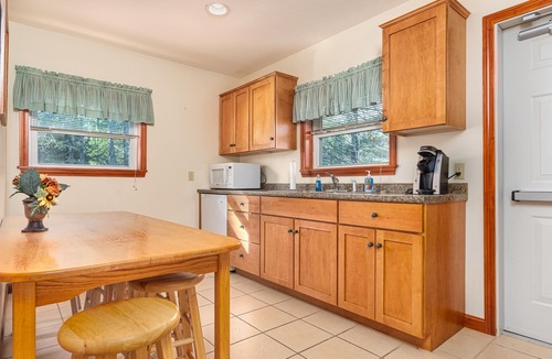 Bartlett House | Bear Brook Lodge - Large house with pool