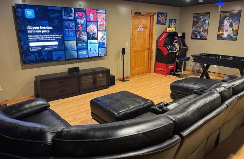 Ellijay House | Bear Necessity Luxury Cabin with Hot Tub, Theater & Arcade