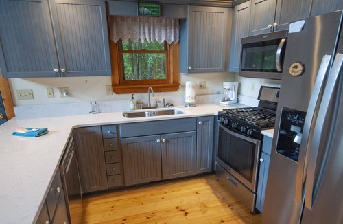 Blairsville Cabin | Bear Paw Ridge is an Upscale cabin in Blairsville, Mountain Views, Pool Table