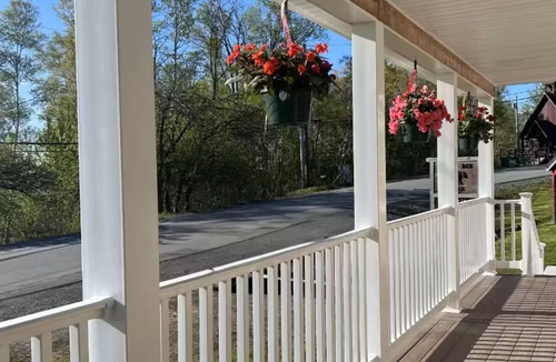 Northwest Piscataquis Bed & Breakfast | Bears Den Lodge B & B #1