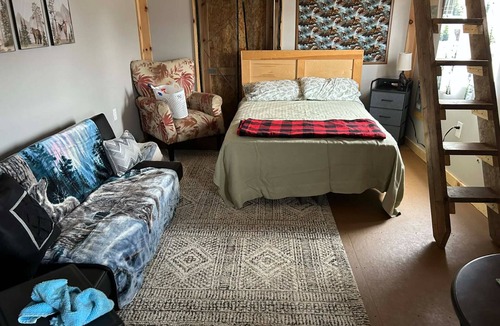 Wells Cabin | Beautiful 1-bedroom cabin with AC in wonderful Wells