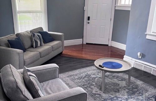 Downtown Akron Apartment | Beautiful 2-bedroom apartment in welcoming Akron perfect for your stay
