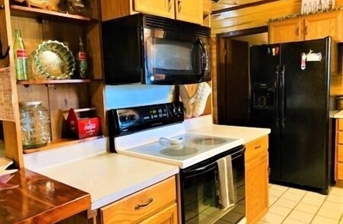 Port Mansfield Cabin | Beautiful 3 Bedroom, 2 Bath. Private Backyard. 321 Bayshore Dr.