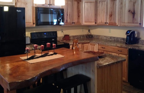 Wells Cabin | Beautiful Adk. Log Cabin Sleeps 8-13, Private Beach Access, Great for Lg.Family