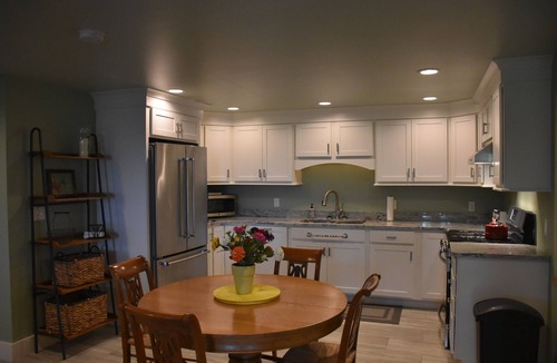 Ocean Point House | Beautiful and fully equipped in-laws apartment in peaceful Boothbay with WiFi