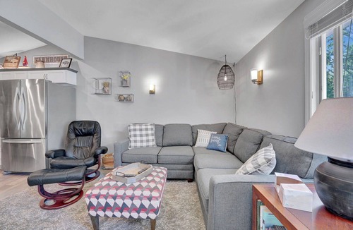 Chaffee Apartment | Beautiful and modern 3 bedroom, 1 bath Duplex. Sleeps 6