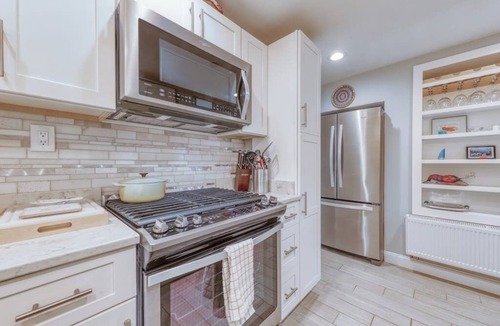 East Bayside House | Beautiful Combo Home Located in Downtown Portland - Close to the Beach