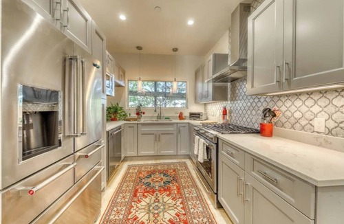 East Bayside House | Beautiful Combo Home Located in Downtown Portland - Close to the Beach