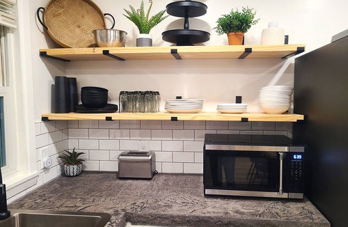Oberlin House | Beautiful, Cozy, and Spacious home- 3 mins from downtown