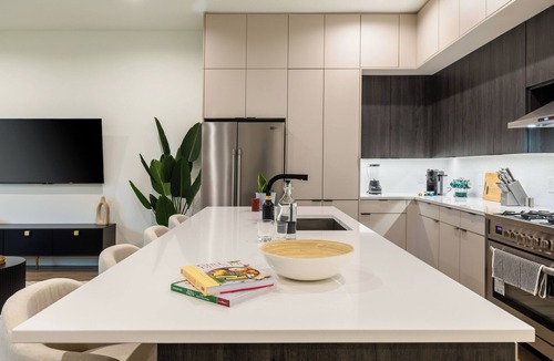 West Dallas House | Beautiful, Cozy, Contemporary 4BR near Downtown Dallas