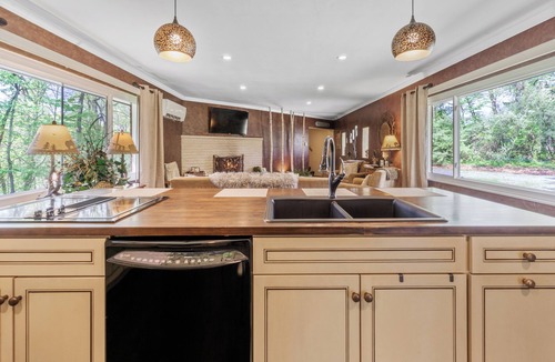 Racine House | Beautiful family lodge with all the comforts of home