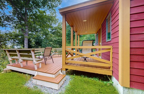 Rockport Cabin | Beautiful hilltop home with deck & view of Penobscot Bay - near festivals & more