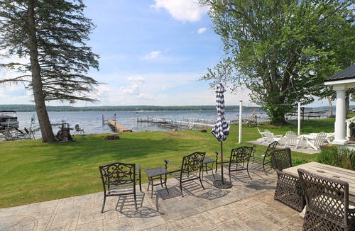 Greenhurst House | Beautiful lakefront cottage on Chautauqua Lake in a quiet setting!