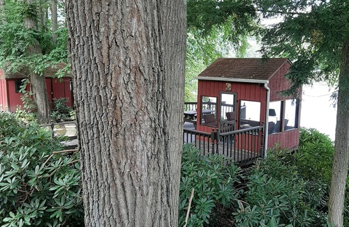East Brady House | Beautiful Lodge on the Allegheny River Provides Pure Comfort Year-Round
