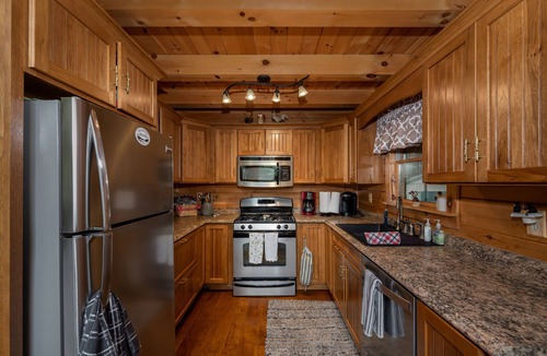 Turkey City Cabin | Beautiful Log Cabin on 17 Acres in NW Pennsylvania w/large game room.