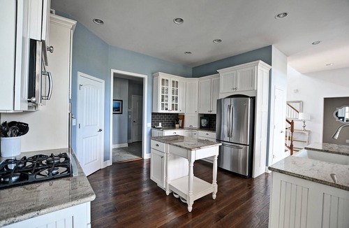 Bayside House | Beautiful Luxurious 4BD, 3.5 BA Home that sleeps 13 in the Bayside Golf & Resort Community! Amazing Pools, Fitness Centers, Tennis Courts, Walking trails, Freeman Stage with Music Performances!