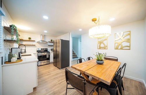 Summit Station House | Beautiful Modern 3BR Luxury: Fireplace, Near Airport, Downtown, Restaurants, Osu