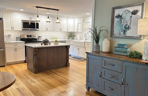 Lodi House | Beautiful renovated Farmhouse on Seneca Lake. Finger Lake Wine Trail.
