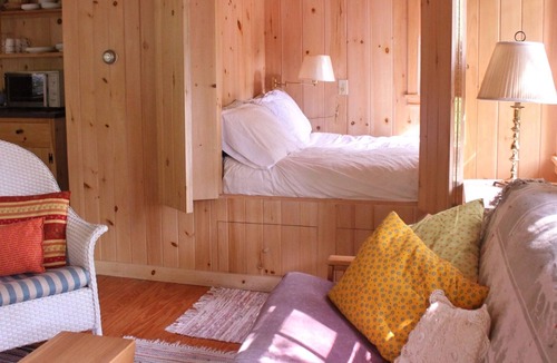 Franklin Cabin | Beautiful secluded property on Taunton Bay - Charming cottage - Pets welcome