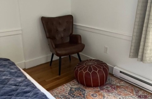 East Bayside Apartment | Beautiful sunny first floor - month of July - one month minimum stay