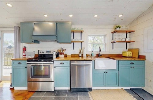 Boothbay Harbor Cabin | Beautifully updated cabin near town & Barrett