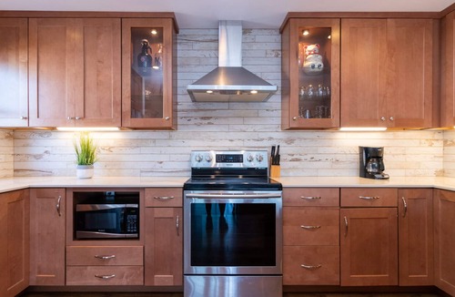 Hector House | Below the Vineyard: Ideal Lakeside Retreat!